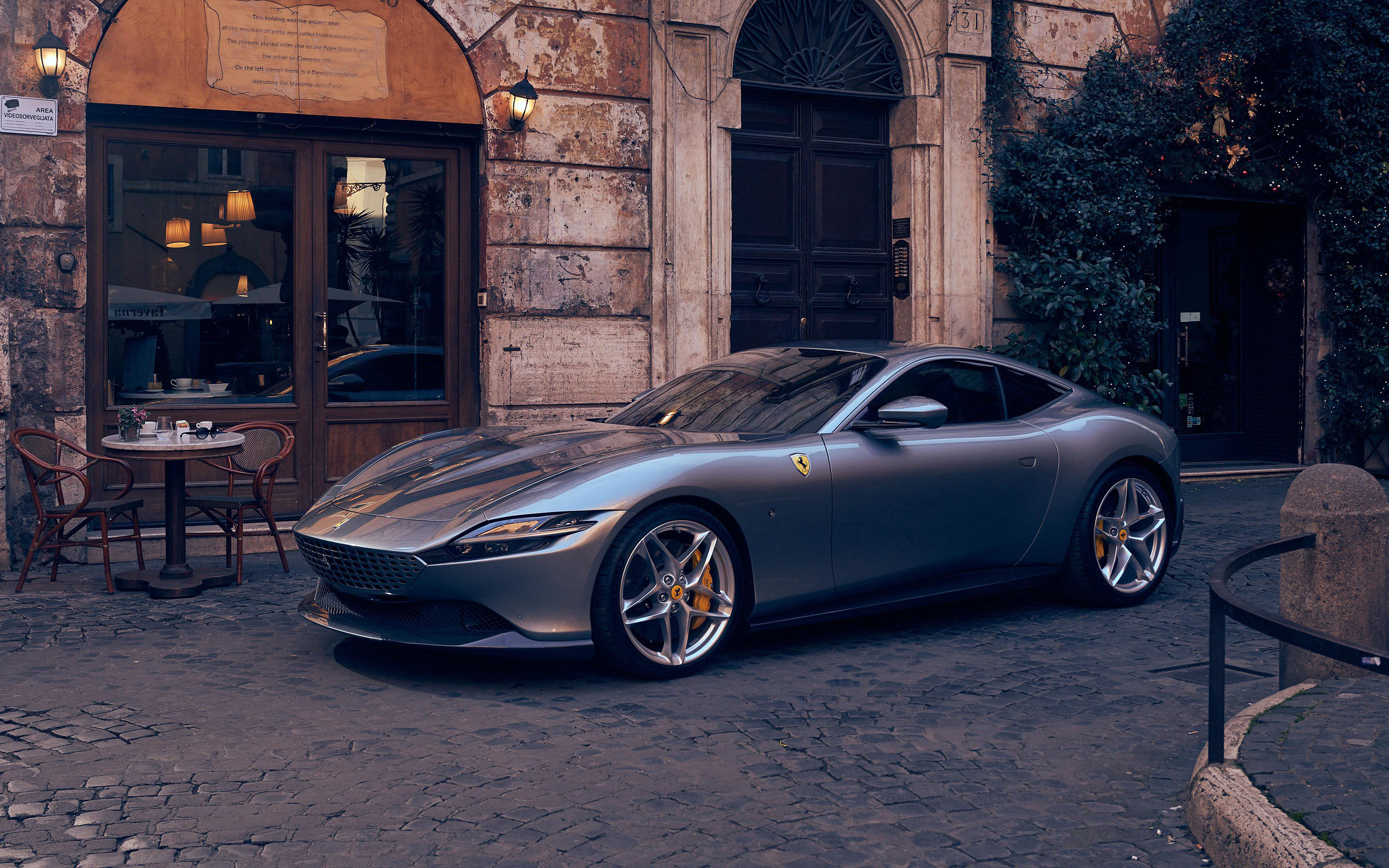 12zbwiz2020ferrariroma3840x2160.jpg