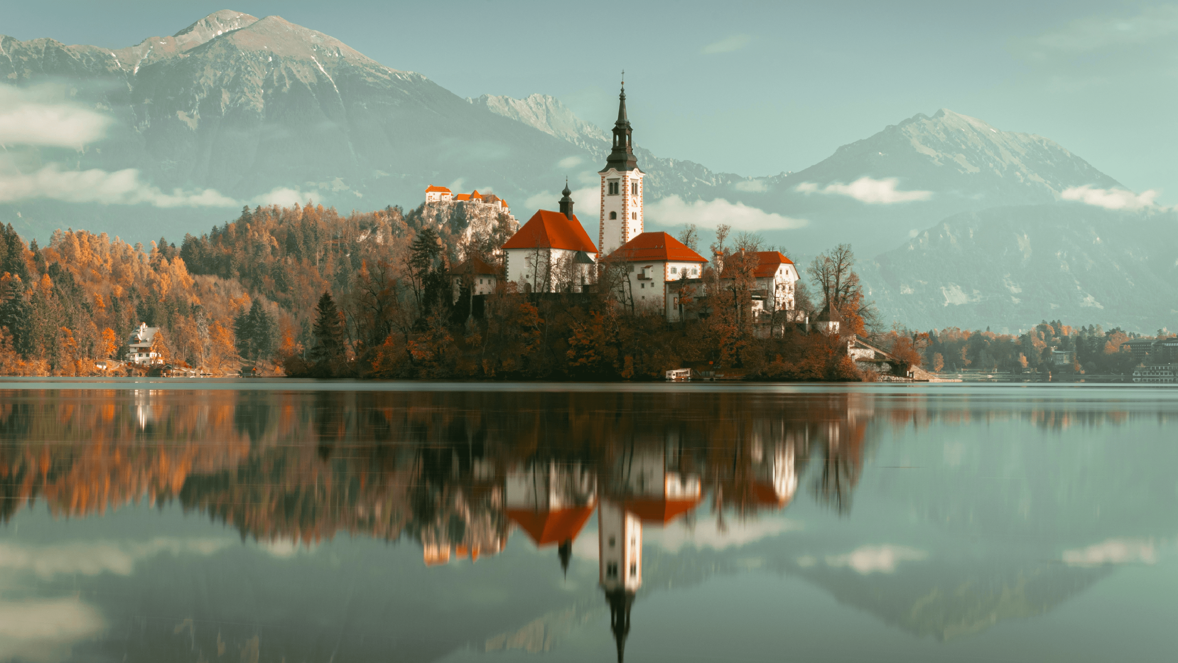1ileay13840x2160lakebledslovenia.png
