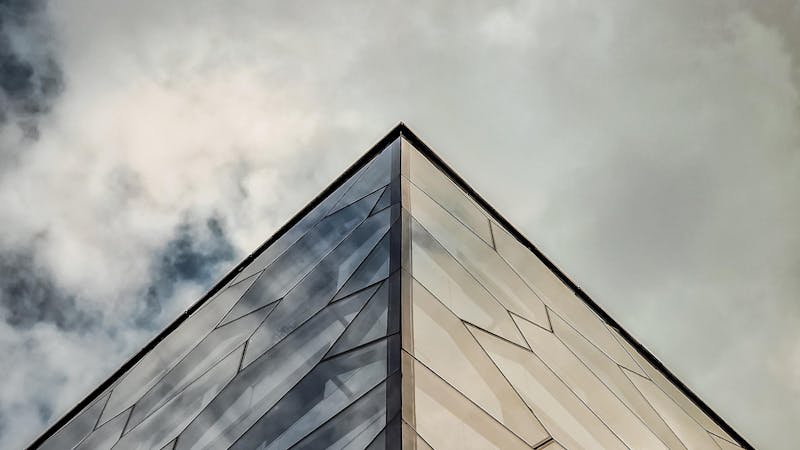 1itghimcornerofabuilding.jpg (4000x2250)